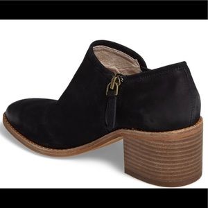 Caslon ‘Faye’ black suede bootie size 5 1/2